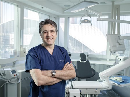 Jacques Attias, docteur en chirurgie dentaire et fondateur de PACT Implant