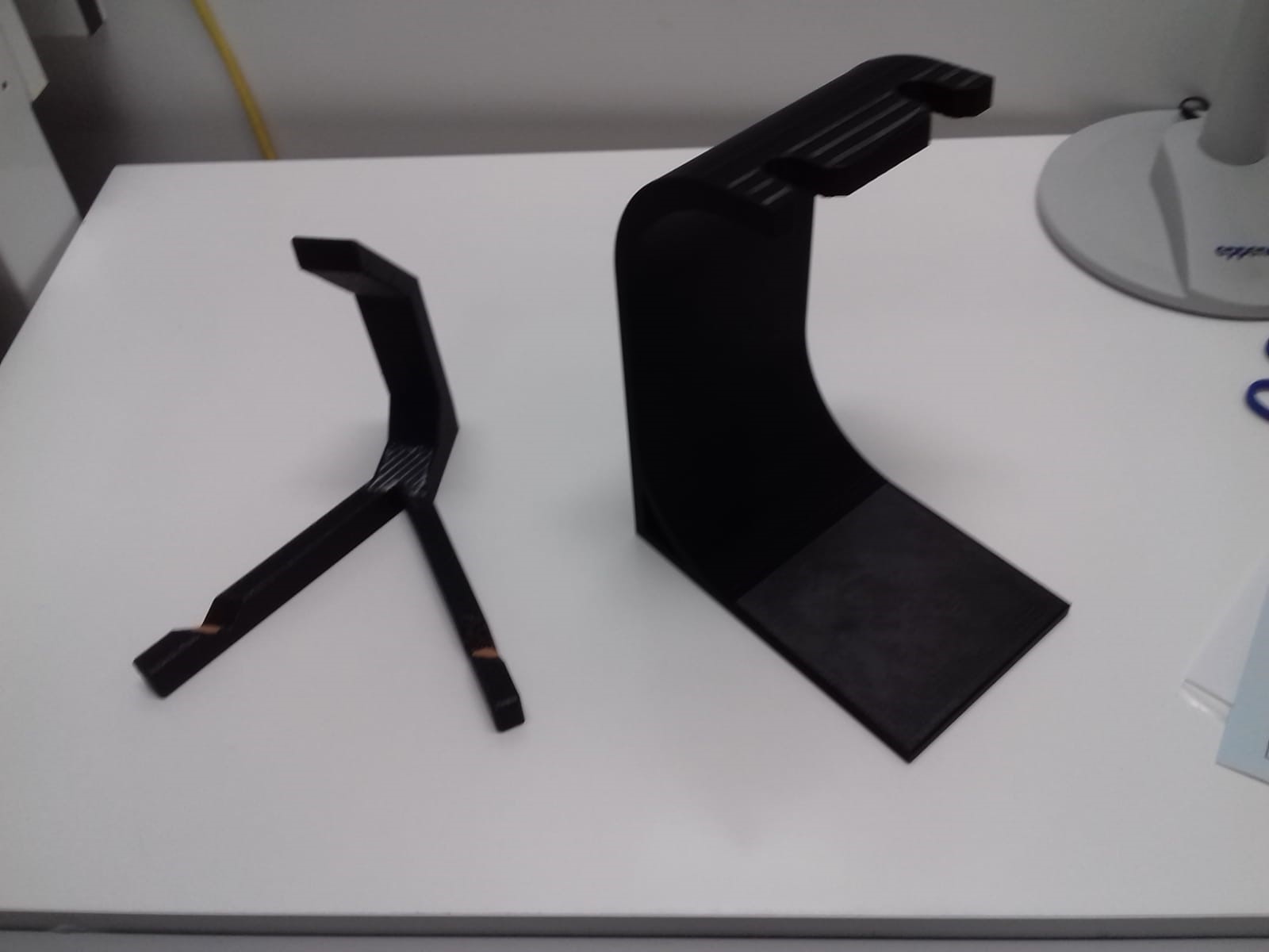 Support d'ipad et porte-pipette imprimé en 3D par BONE 3D